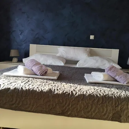 Istuk Apartment *