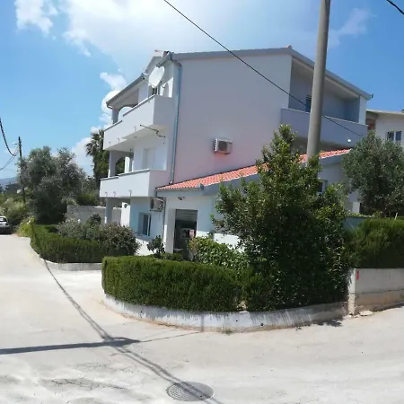 Istuk Apartman